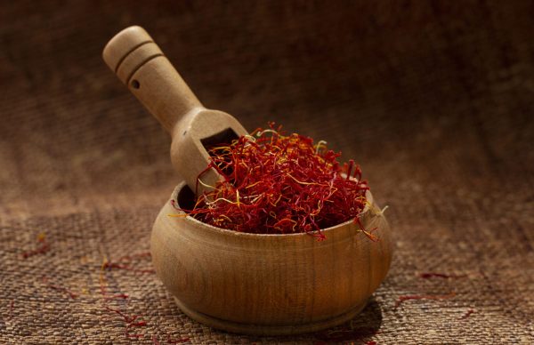 saffron-spice-still-life-arrangement